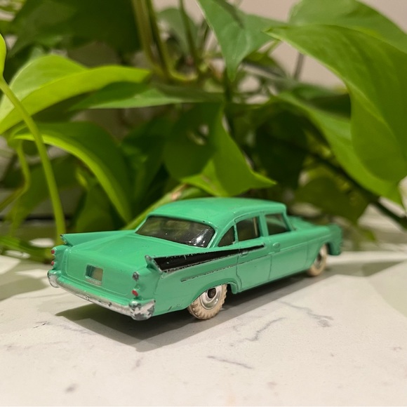Dinky Toys 191 Dodge Royal Sedan (with windows) - Picture 3 of 5